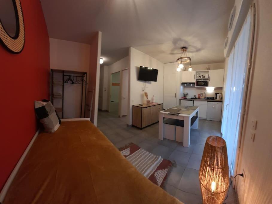 Appartement Du Chamois Roux, Dans Residence De Tourisme 3 Etoiles Lourdes Luaran gambar